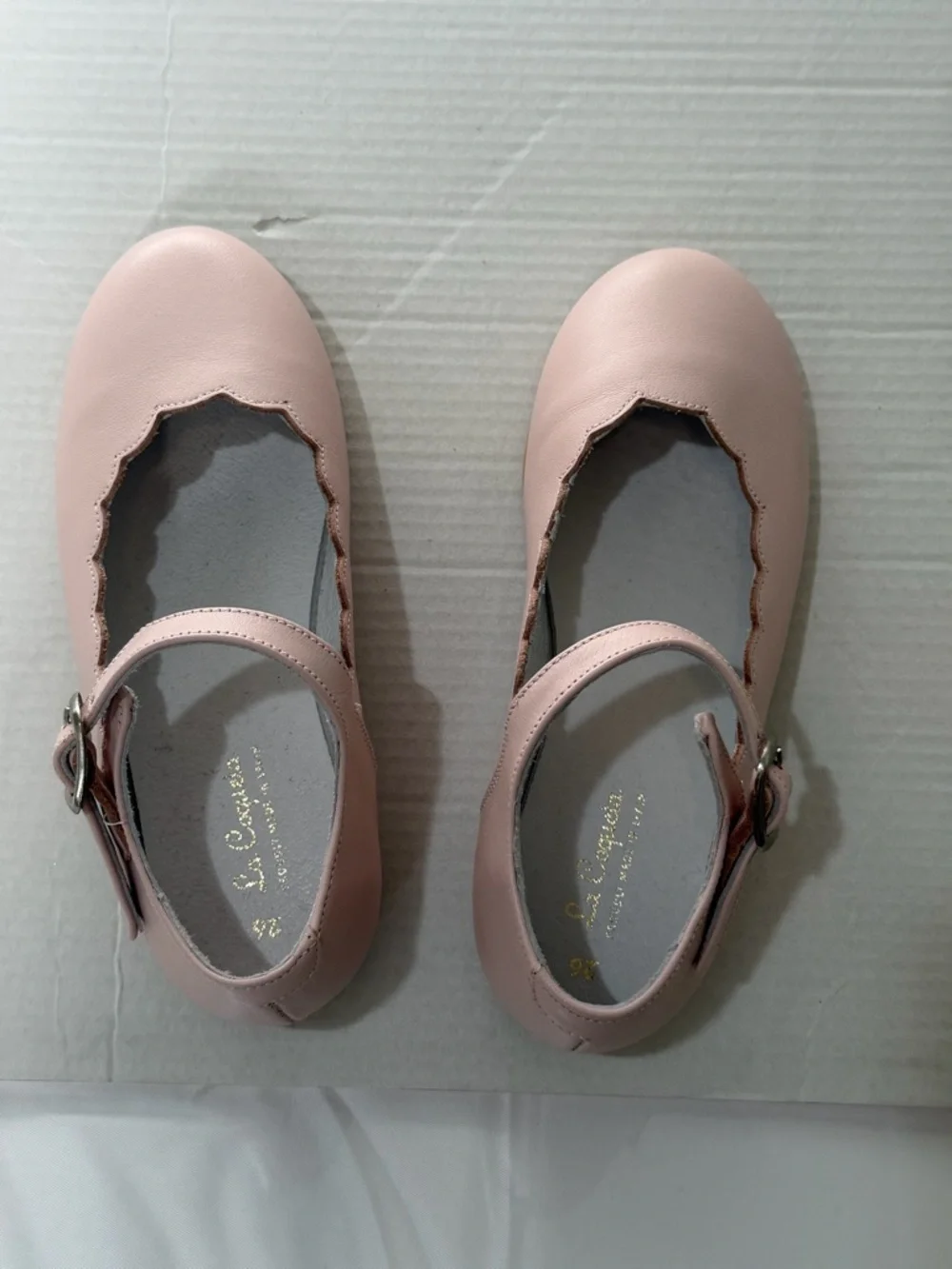La Coqueta Blush Nappa Leather Scallop Mary Jane Shoes Girls Size 26 EU / US 9.5